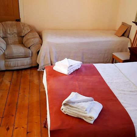 Cleeve House Bed and Breakfast Melksham Esterno foto