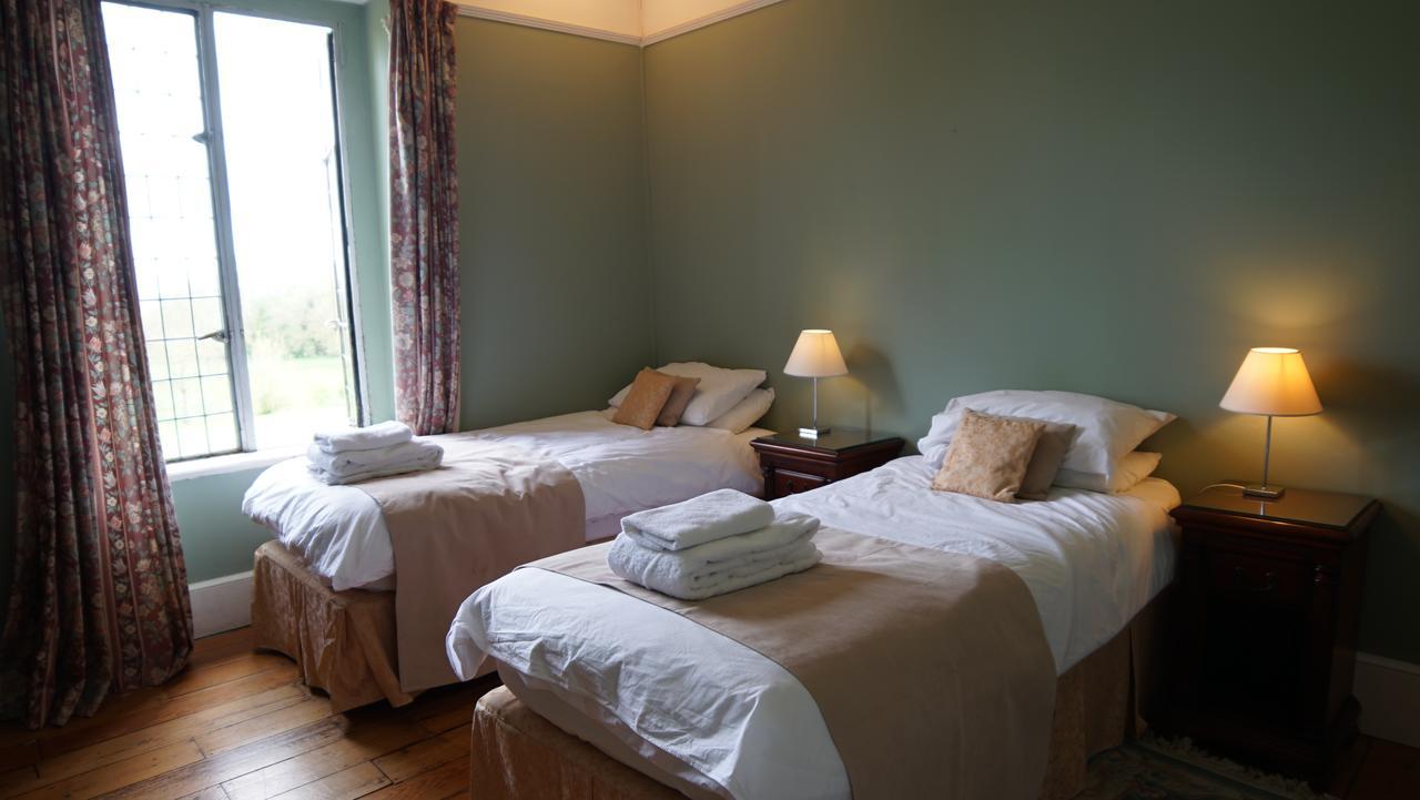 Cleeve House Bed and Breakfast Melksham Esterno foto