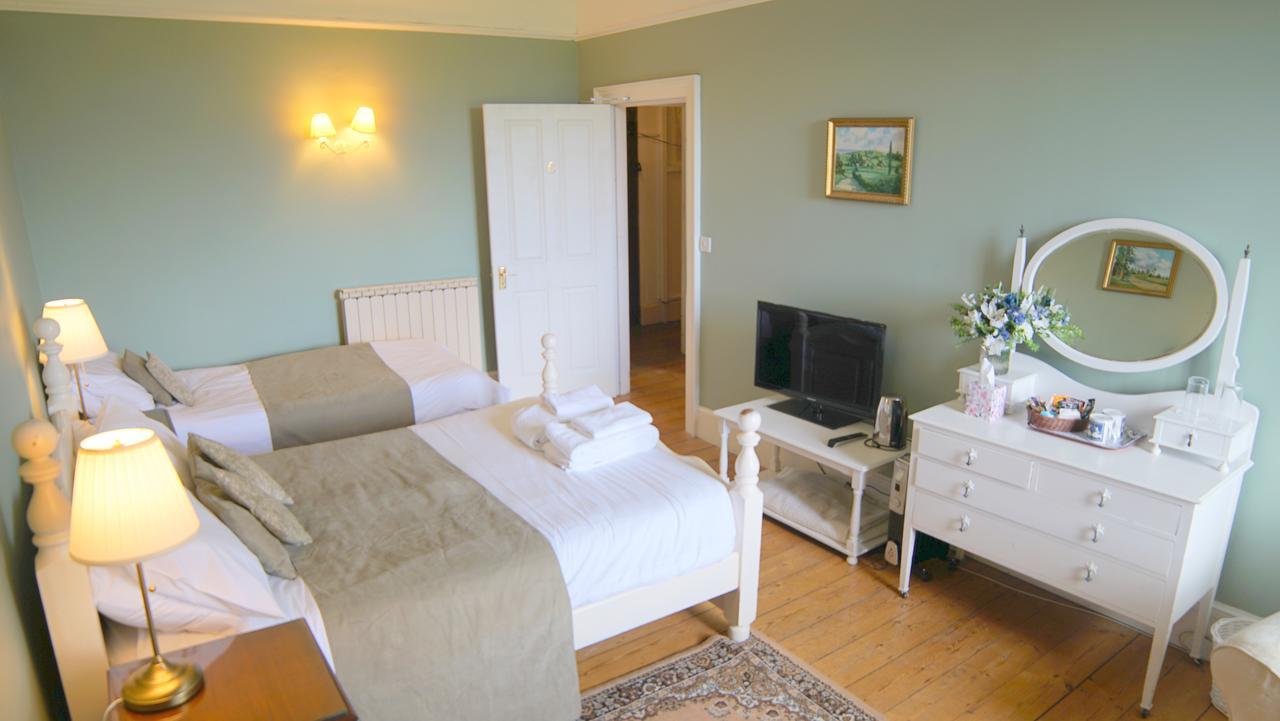 Cleeve House Bed and Breakfast Melksham Esterno foto