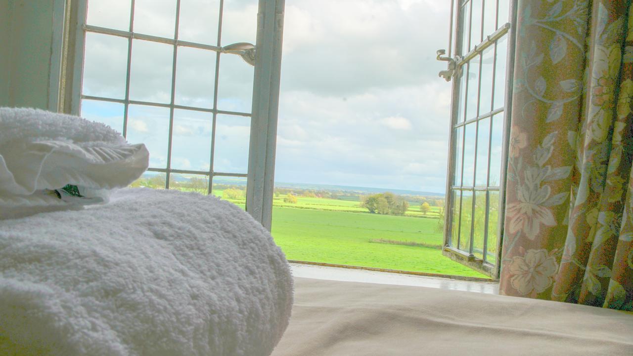 Cleeve House Bed and Breakfast Melksham Esterno foto