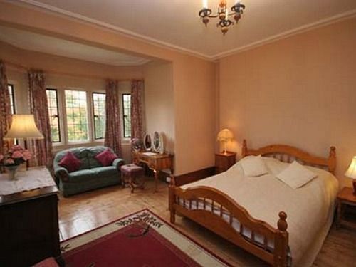 Cleeve House Bed and Breakfast Melksham Esterno foto
