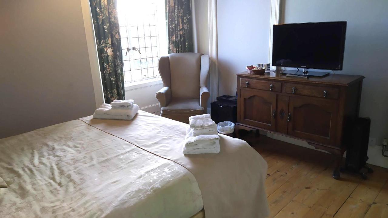 Cleeve House Bed and Breakfast Melksham Esterno foto