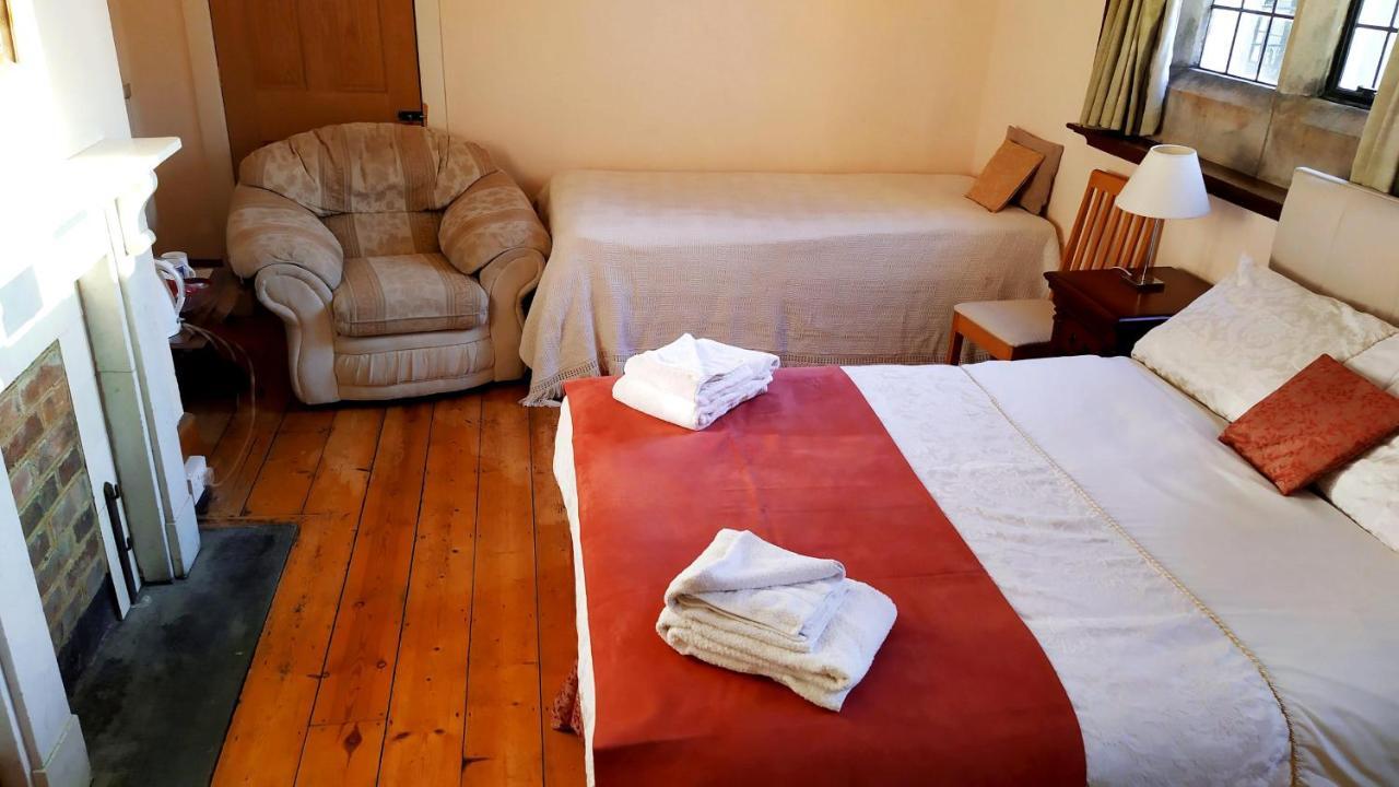 Cleeve House Bed and Breakfast Melksham Esterno foto
